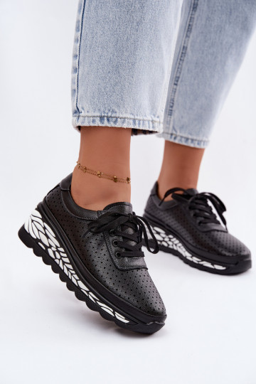 Zwarte dameschoenen met uitsnijdingen en platform Morra 2