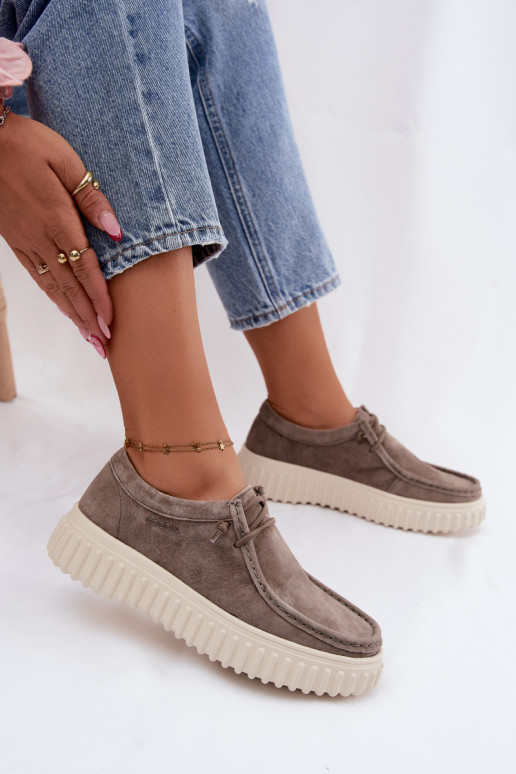 Lehmfarbene Damenschuhe aus Kunstveloursleder mit Plattform Jamila