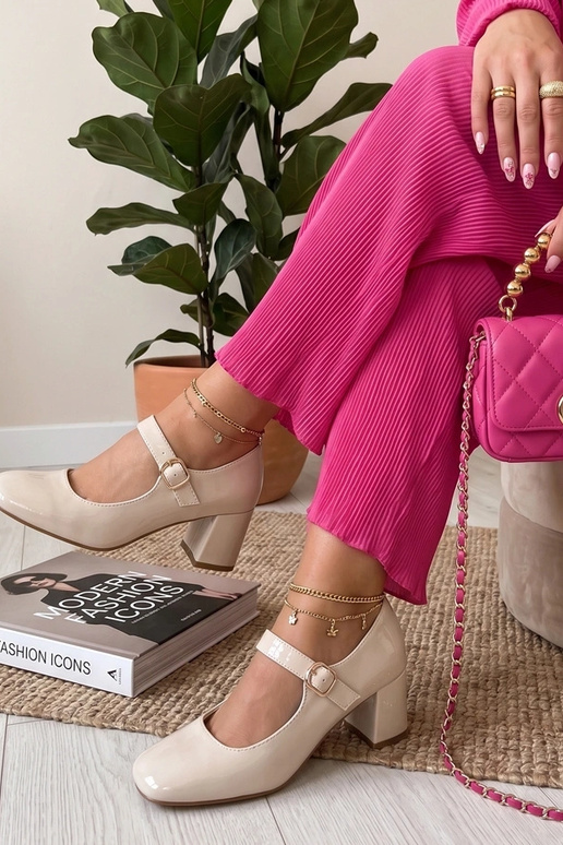 Sandales à talon en cuir verni sable Gianna