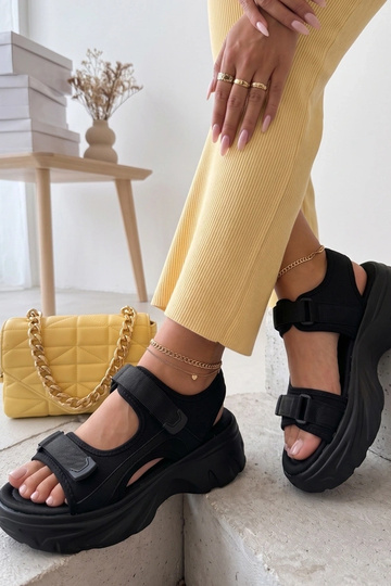 Abigail schwarze klobige Sandalen