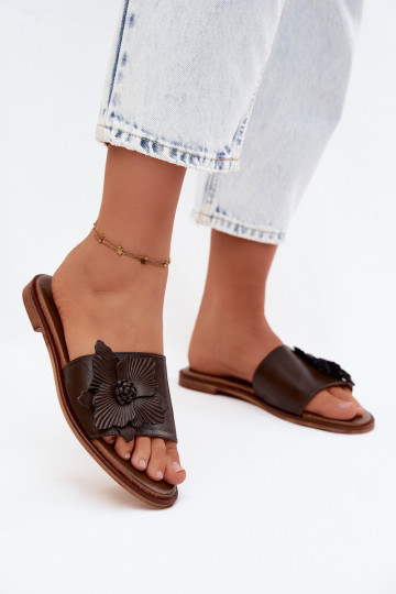Chaussons en cuir pour femmes avec ornements Zazoo 40477 couleur chocolat 2