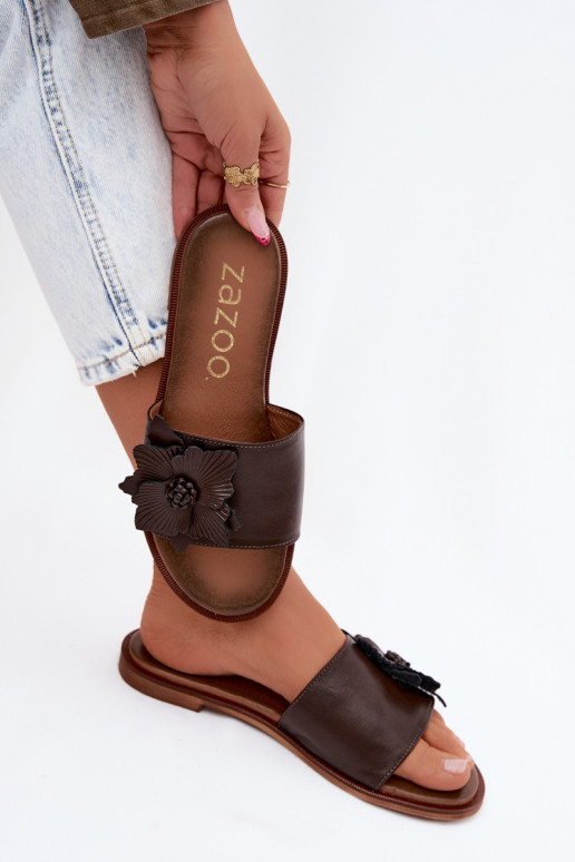 Leren slippers voor dames met ornamenten Zazoo 40477 in chocolade kleur