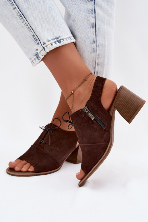 Elegante leren hoge hakken met stijlvolle details Zazoo 40523 in chocolade kleur