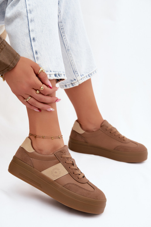 Baskets pour femmes avec plateforme Big Star UU274015 en couleur marron