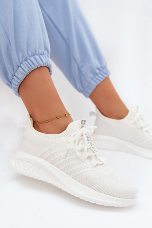 Chaussures de sport à enfiler pour femmes Big Star UU274056 en couleur blanche