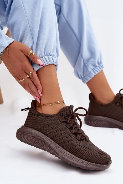Chaussures de sport à enfiler pour femmes Big Star UU274055 en couleur chocolat