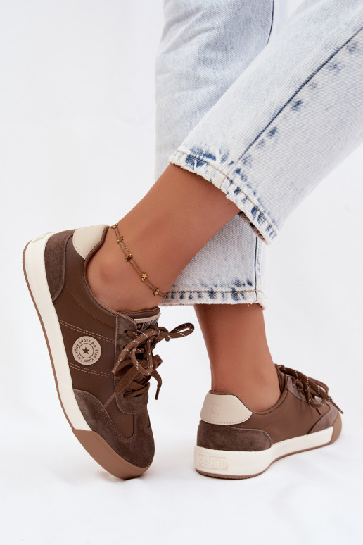 Suède sneakers voor dames met dubbele veters Big Star UU274002 in bruine kleur