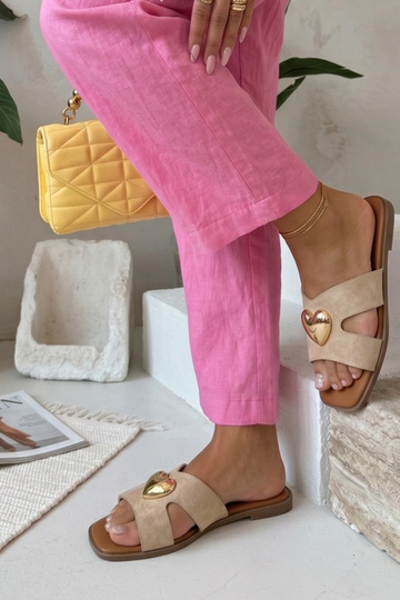 Beige Hausschuhe mit goldenem Herzen Lucrezia 2