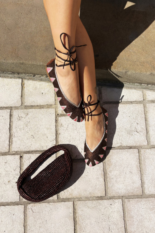 Ballerines au crochet avec détails élégants en marron foncé Astera