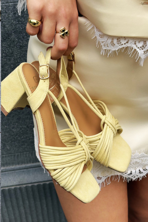 Dames sandalen met bandjes en hakken in geel Taffina