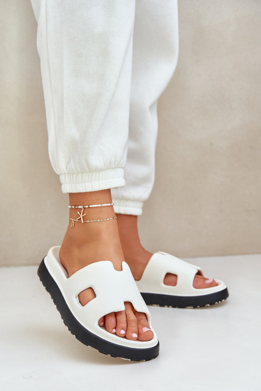 Witte lichte slippers met uitsparingen Neladith