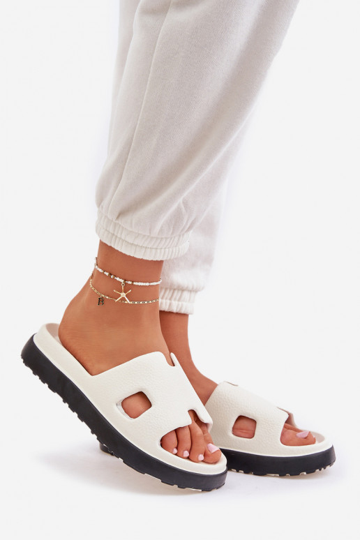 Witte lichte slippers met uitsparingen Neladith