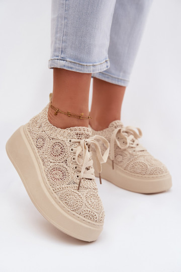 Zandkleurige casual schoenen met platform en kantmotieven Evalora 2