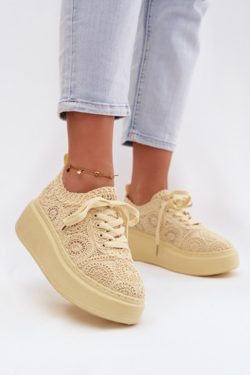 Gelbe Freizeitschuhe mit Plattform und Spitzenmotiven Evalora 2
