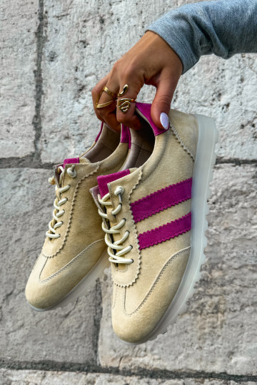 Gele suède sneakers Cuddla