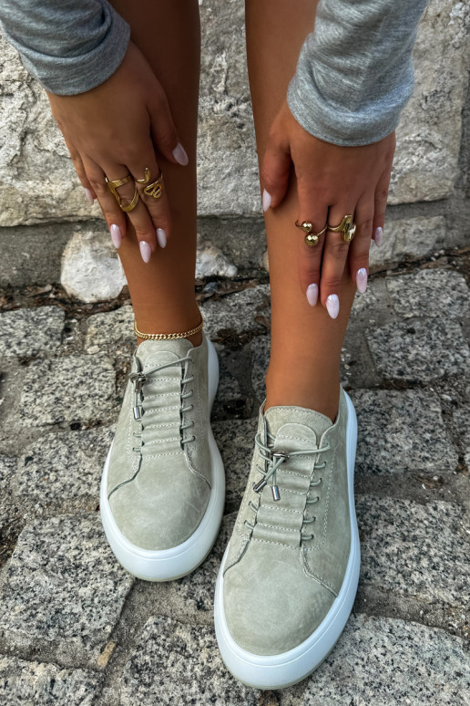 Beige platformsneakers van faux suede Blushy