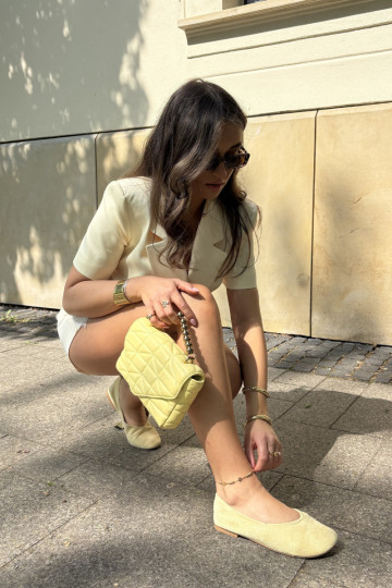 Gele faux suede ballerina's Camdena