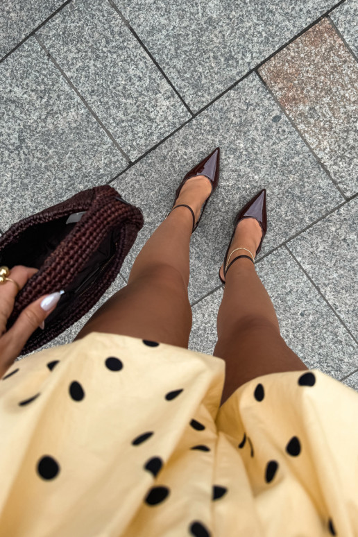 High Heels mit Lackeffekt aus Kunstleder CzekoladoĮe Fionnel