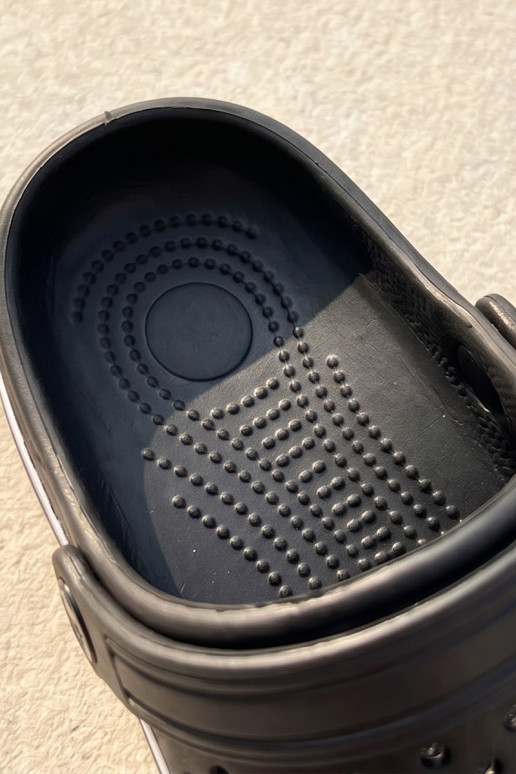 Chaussons légers pour hommes noirs Tai Turiravena