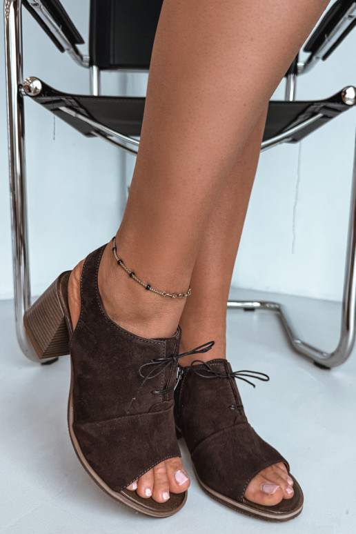 Escarpins en cuir élégants avec des détails stylés Zazoo 40523 couleur chocolat