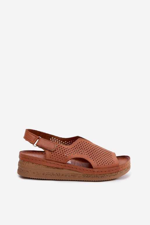 Sandales perforées pour femmes brunes avec plateforme Tai turiciejka L4494-29