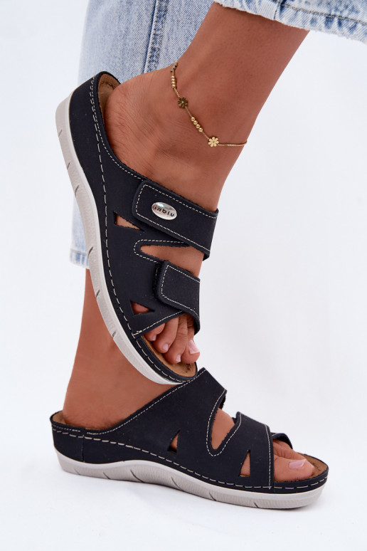 Pantoufles en cuir pour femmes bleu foncé avec fermetures adhésives Inblu OE0001GU