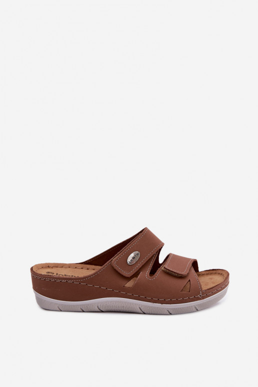 Pantoufles en cuir pour femmes brunes avec fermetures adhésives Inblu OE0001GU