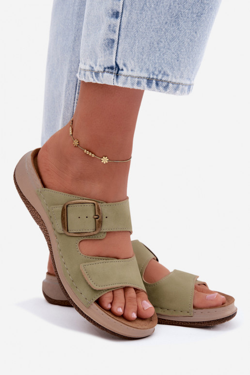 Groene dames slippers met gespen en plakkende sluitingen INBLU LL000006