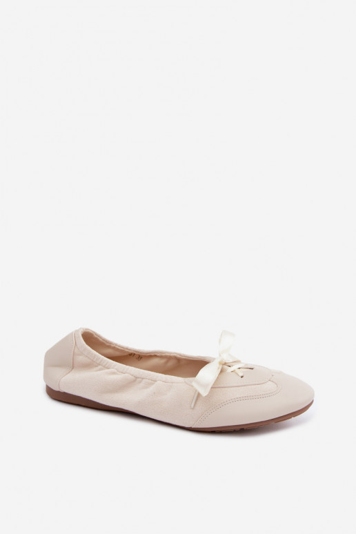 Ivory sportieve ballerina's met stijlvolle details Peonia