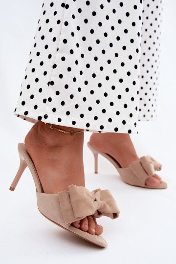 Chaussons pour femmes à talons fins et nœuds en suédine sable Tai turignolia