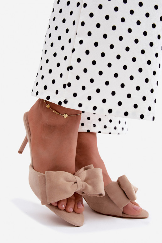 Dames slippers met dunne hakken en strikken in zand faux suede Tai turignolia