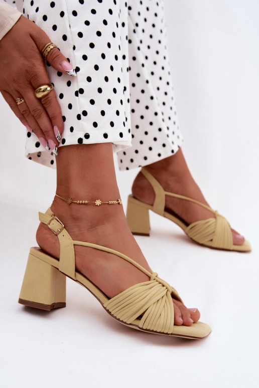 Damen Sandalen mit Riemen und Absätzen in Gelb Taffina