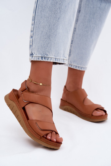 Bruine dames sandalen met platform en plakkerige sluitingen