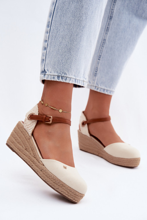 Sandfarbene Espadrilles mit Plattform