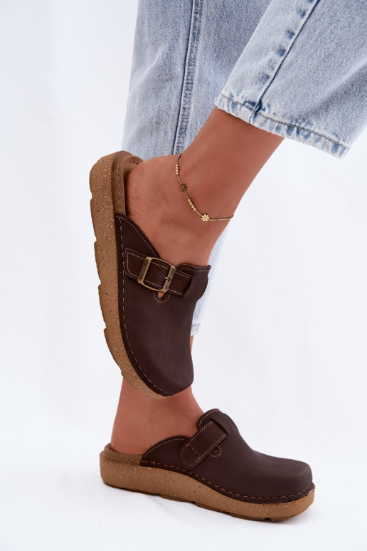 Chaussons avec boucles Inblu, couleur chocolat