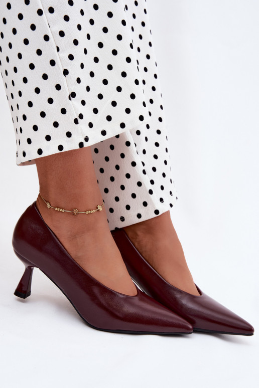 Puntige schoenen met hakken in bordeaux Silenta