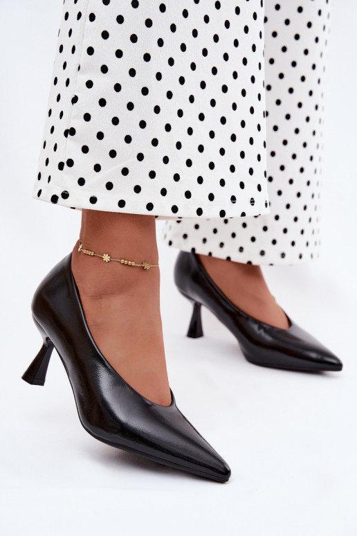 Chaussures pointues avec talons noirs Silenta
