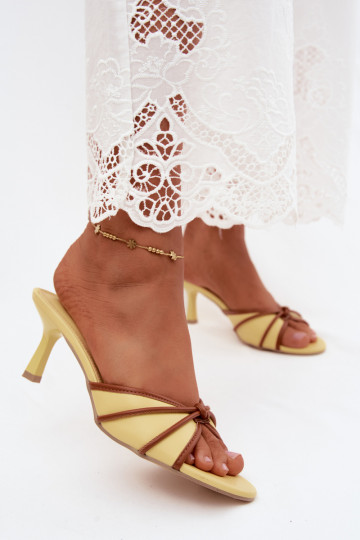 Dames slippers met dunne hakken in gele faux leather Orchidia 2