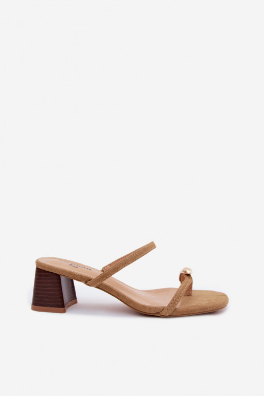 Chaussons pour femmes avec talons et détails dorés en couleur kaki Verbena