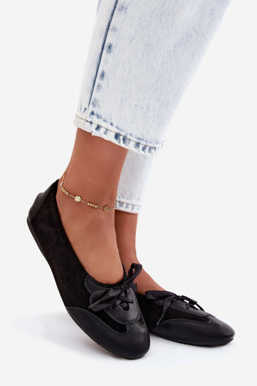 Ballerines sportives noires avec détails élégants Peonia