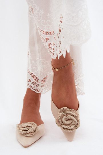 Dames sandalen met decoratie in ivoorkleurige faux suede Gardenia 2