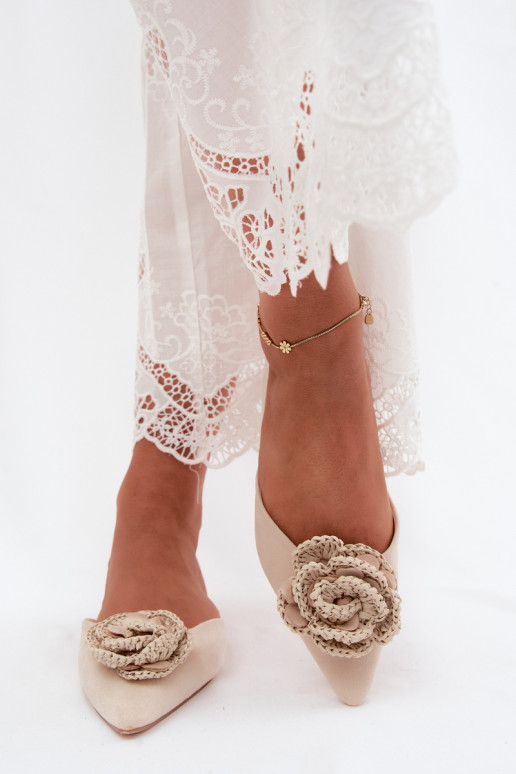 Dames sandalen met decoratie in ivoorkleurige faux suede Gardenia