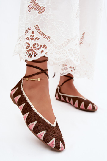 Gehaakte ballerina's met stijlvolle details in donkerbruin Astera