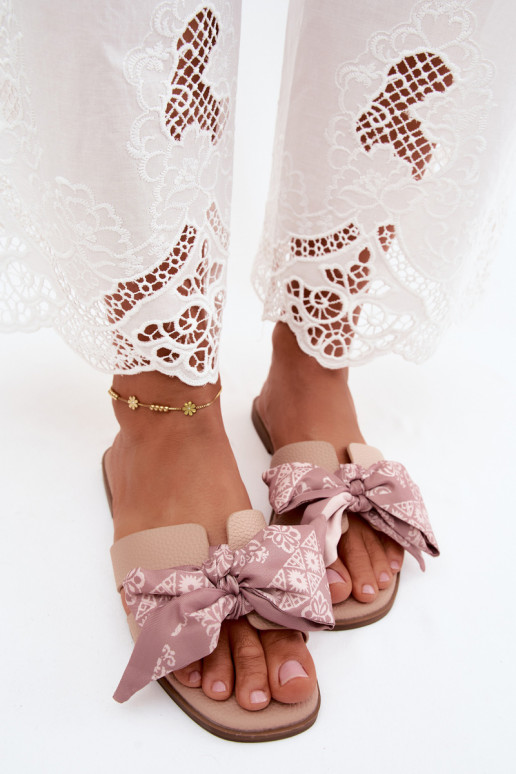 Pantoufles pour femmes avec des talons larges avec des rubans Nude Caprissa