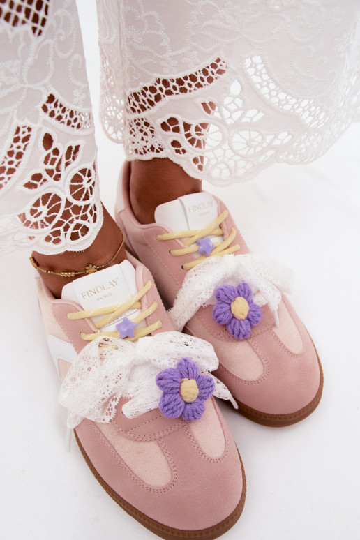 Damesneakers met fancy bloemen en een strik in roze Coastelle