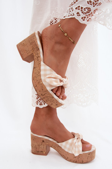Damen-Pantoletten mit Absätzen und Karomuster in sandfarben Turignella