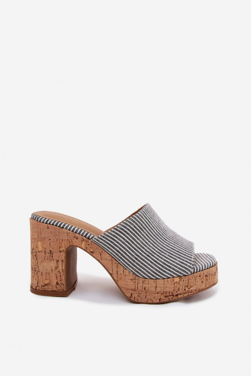 Chaussons pour femmes avec talons et rayures en noir Poplina