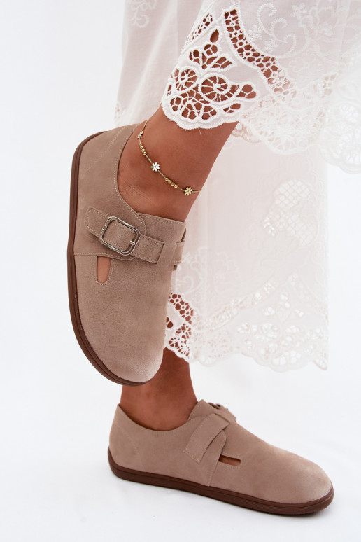 Sandfarbene Damenschuhe mit Schnallen aus Kunstveloursleder Sombellia