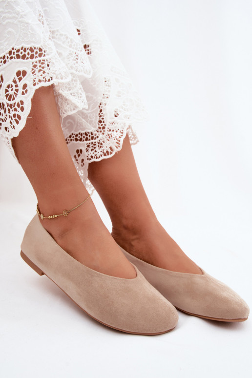 Sandkleurige ballerina's van faux suede Camdena