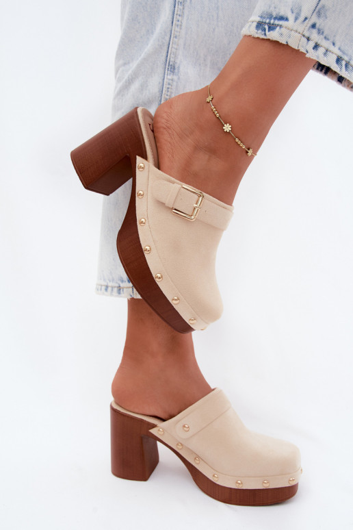 Sabots pour femmes couleur sable avec talons, boucles et clous Lagunelle